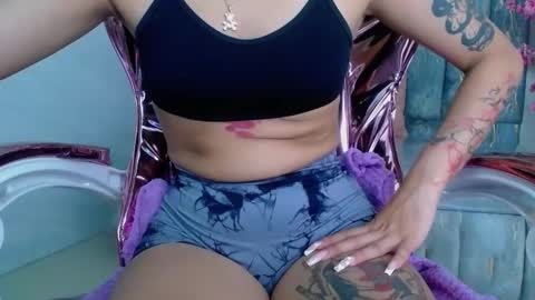 Snapshot of lilith_petit_sub chatting on January 17, 2025, 3:53 pm Lilith  online show from January 17, 2025, 3:53 pm