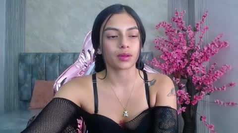 Snapshot of lilith_petit_sub chatting on January 24, 2025, 4:17 pm Lilith  online show from January 24, 2025, 4:17 pm