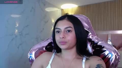 Snapshot of lilith_petit_sub chatting on February 13, 2025, 4:39 pm Lilith  online show from February 13, 2025, 4:39 pm