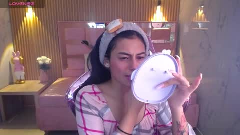 Snapshot of lilith_petit_sub chatting on February 21, 2025, 1:22 pm Lilith  online show from February 21, 2025, 1:22 pm