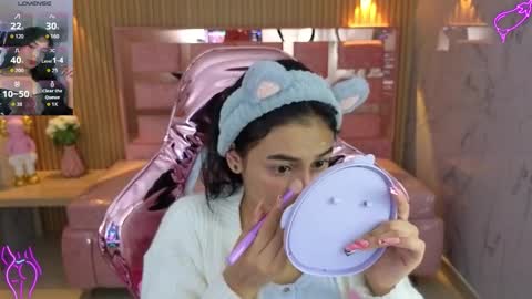 Snapshot of lilith_petit_sub chatting on October 11, 2025, 4:22 am Lilith  online show from October 11, 2025, 4:22 am
