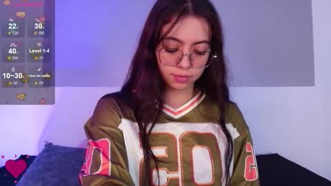 Lilith  online show from November 16, 2025, 2:33 pm