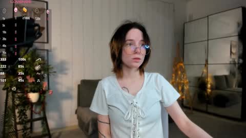 Snapshot of lilithlunna chatting on January 10, 2025, 4:33 am Lilith online show from January 10, 2025, 4:33 am