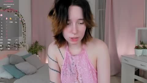 Snapshot of lilithlunna chatting on January 25, 2025, 4:45 am Lilith online show from January 25, 2025, 4:45 am