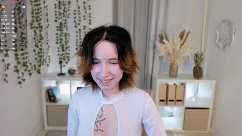 Snapshot of lilithlunna chatting on January 25, 2025, 10:39 pm Lilith online show from January 25, 2025, 10:39 pm