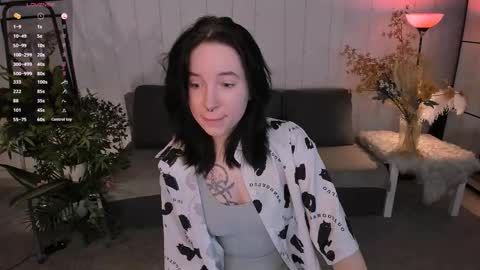 Snapshot of lilithlunna chatting on September 20, 2025, 5:47 pm Lilith online show from September 20, 2025, 5:47 pm