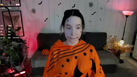 Snapshot of lilithlunna chatting on October 30, 2025, 6:08 pm Lilith online show from October 30, 2025, 6:08 pm