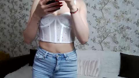 lilithmoonx_ online show from March 15, 2026, 4:13 pm