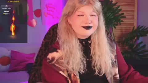 LilithNelson online show from April 10, 2026, 1:11 am