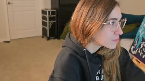 L online show from December 15, 2024, 1:00 pm