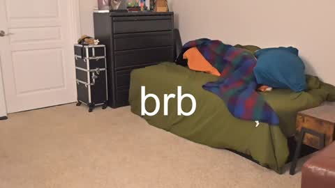 L online show from January 1, 2025, 11:40 pm