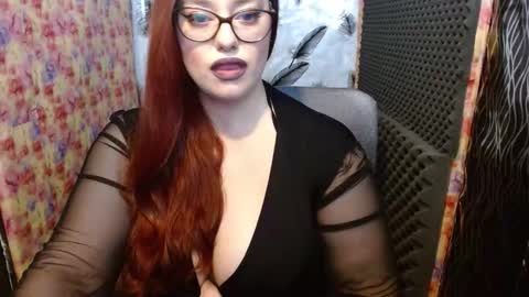 LILITHSERENDIPITY online show from December 15, 2025, 4:11 pm