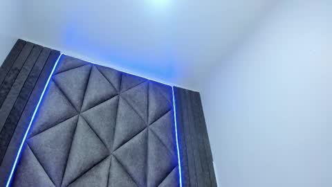 lilithsmith__ online show from February 18, 2025, 2:27 pm