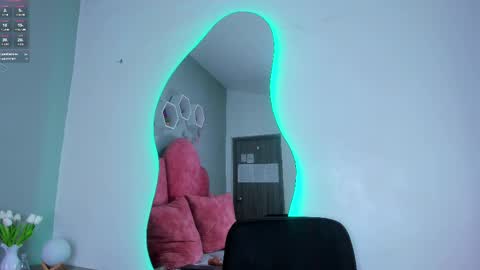 lilithsmith__ online show from February 24, 2025, 5:53 pm