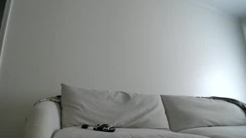 Jay  please help me reach 50 thumbs up online show from November 16, 2025, 8:25 pm