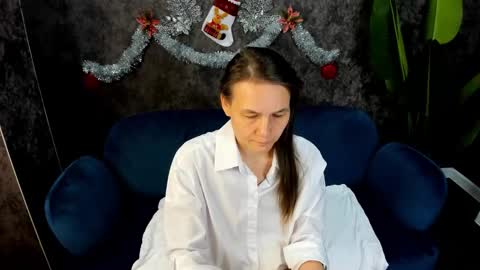 Snapshot of lillian_white1 chatting on December 31, 2024, 12:32 am lillian_white1 online show from December 31, 2024, 12:32 am