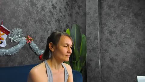 Snapshot of lillian_white1 chatting on January 16, 2025, 11:04 am lillian_white1 online show from January 16, 2025, 11:04 am