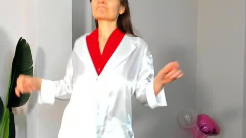 Snapshot of lillian_white1 chatting on February 2, 2025, 7:09 am lillian_white1 online show from February 2, 2025, 7:09 am