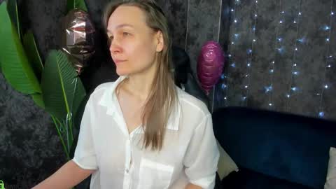 Snapshot of lillian_white1 chatting on February 15, 2026, 1:02 am lillian_white1 online show from February 15, 2026, 1:02 am