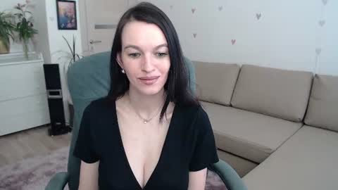Snapshot of lilliyves chatting on June 15, 2026, 4:09 pm lilliyves online show from June 15, 2026, 4:09 pm