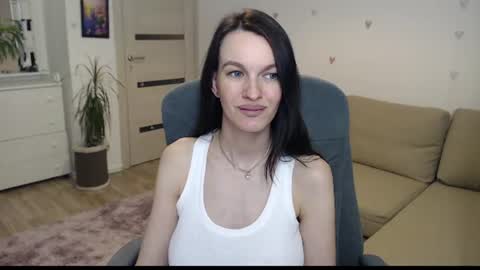 Snapshot of lilliyves chatting on July 8, 2026, 8:35 pm lilliyves online show from July 8, 2026, 8:35 pm