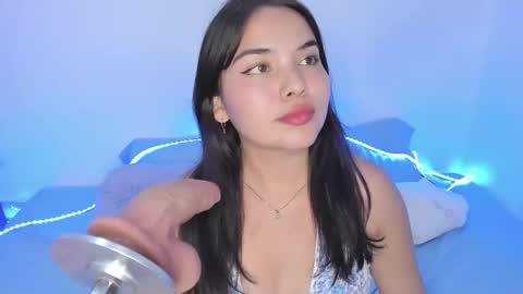 Snapshot of lilly_kinky chatting on March 6, 2025, 3:46 am Lilly online show from March 6, 2025, 3:46 am