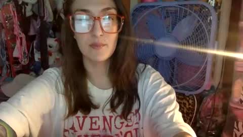 Snapshot of lillylushabae chatting on November 5, 2025, 7:58 pm hi guys im back on here 3 online show from November 5, 2025, 7:58 pm