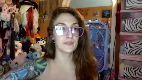 Snapshot of lillylushabae chatting on November 7, 2025, 8:31 pm hi guys im back on here 3 online show from November 7, 2025, 8:31 pm