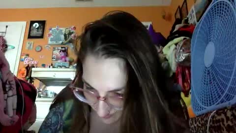 Snapshot of lillylushabae chatting on January 8, 2026, 8:44 pm hi guys im back on here 3 online show from January 8, 2026, 8:44 pm