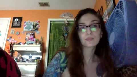 Snapshot of lillylushabae chatting on February 18, 2026, 7:43 pm hi guys im back on here 3 online show from February 18, 2026, 7:43 pm