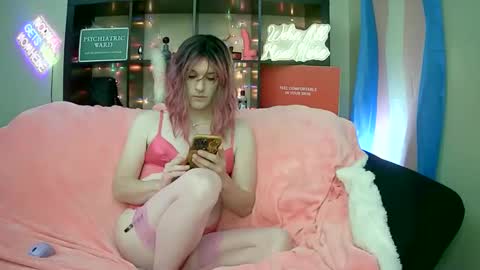 lillyVonT online show from September 28, 2025, 11:21 pm