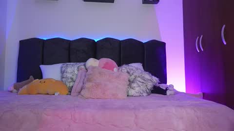 Lilou online show from March 16, 2026, 1:04 pm