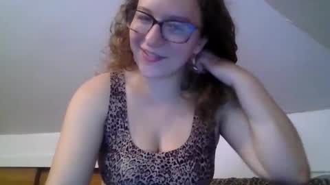 Snapshot of lilpies chatting on September 23, 2025, 2:42 pm LilPies  online show from September 23, 2025, 2:42 pm
