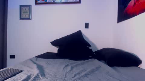  ONLYFANS   online show from September 21, 2025, 4:25 am