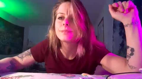 Luna online show from May 16, 2026, 3:58 am