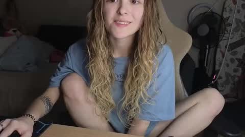 lily_and_jake online show from November 25, 2025, 4:12 am