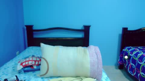 LILYB online show from September 15, 2025, 5:51 am