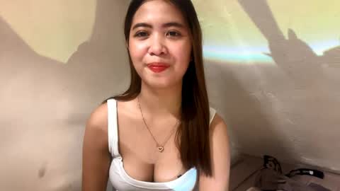 lily_blush_ online show from April 28, 2026, 7:13 am
