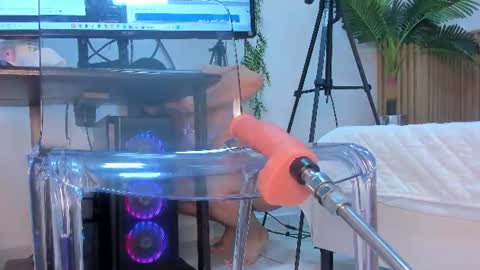 Snapshot of lily_cole27 chatting on June 26, 2026, 1:15 pm lily_cole27 online show from June 26, 2026, 1:15 pm
