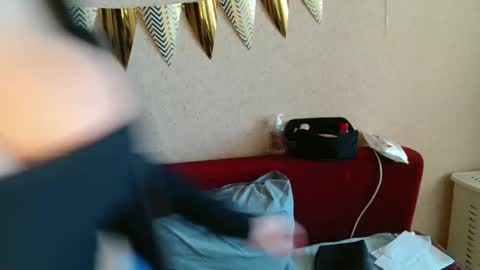 Lily dollyx online show from February 15, 2026, 9:41 am