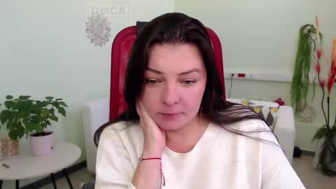 Snapshot of lily_flower7_ chatting on September 19, 2025, 8:38 am Lily online show from September 19, 2025, 8:38 am