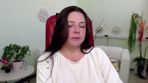 Snapshot of lily_flower7_ chatting on October 6, 2025, 7:50 am Lily online show from October 6, 2025, 7:50 am