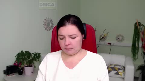 Snapshot of lily_flower7_ chatting on October 20, 2025, 4:57 am Lily online show from October 20, 2025, 4:57 am