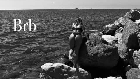 Lily online show from December 26, 2024, 6:09 am