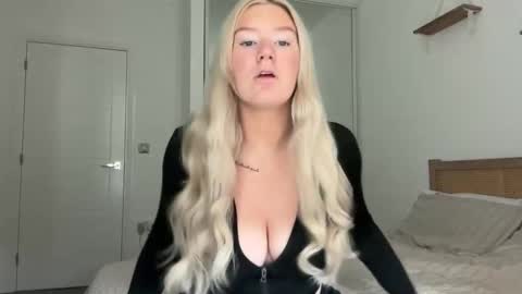 Lily fox online show from May 16, 2026, 8:11 am