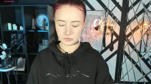 Lily online show from February 26, 2026, 2:16 pm