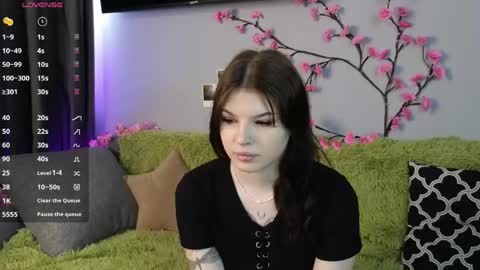 Lily online show from May 14, 2026, 6:31 am