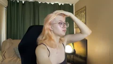Lily Spark online show from June 15, 2026, 1:41 am