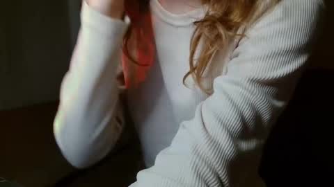 small lily online show from March 26, 2026, 5:18 pm