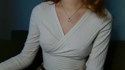 small lily online show from April 9, 2026, 4:12 pm